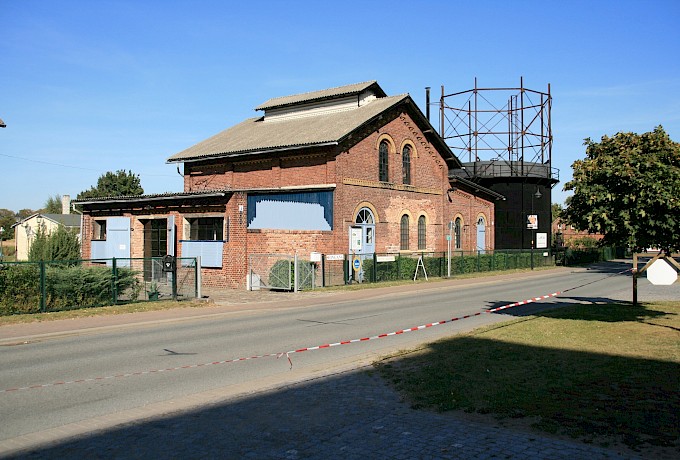 In mühevoller Kleinarbeit hat der 1999 gegründete Förderverein zur Erhaltung des Gaswerkes in Neustadt (Dosse) e.V. das Ofenhaus wieder hergerichtet.